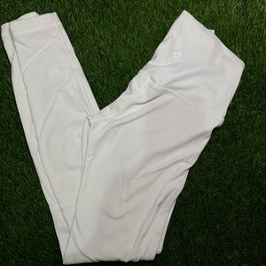 white lululemon leggings